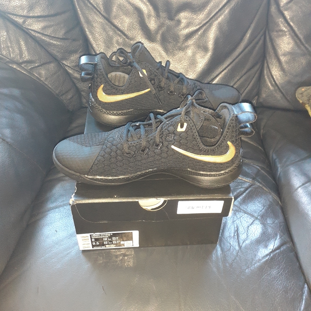 Nike Lebron Witness III Shoes Size 8 - Picture 3 of 5